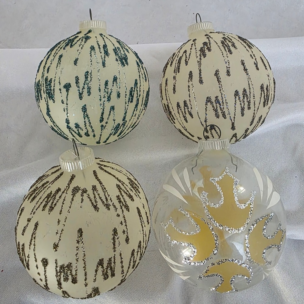 VTG 50s West Germany Christmas Ornaments Set of 4 Glitter Frosted Plastic Lids‎